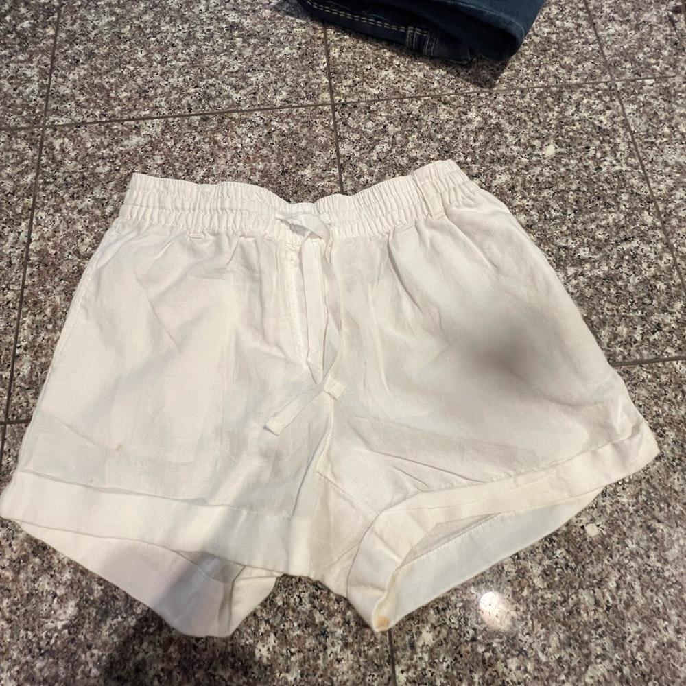 Women’s linen shorts
